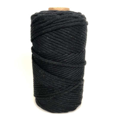110 m. Coton peigné 4 mm couleur noir
