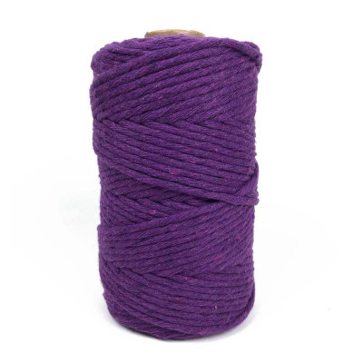 110 m. Coton peigné 4 mm, violet