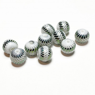 10 perles 8 mm, verre décor stries verts.