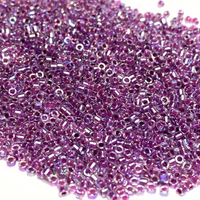 5 g, Miyuki delica 11/0, violet irisé. DB0056