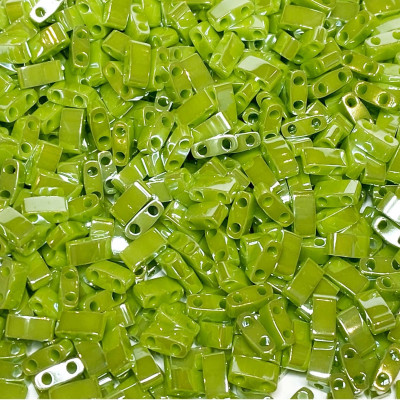 5 G, Half Tila beads, vert chartreuse brillant. 5*2,3*1,9 mm